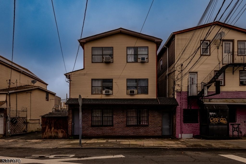 550 Ferry St, Newark City, NJ 07105