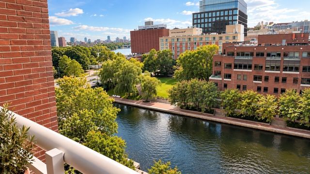 6 Canal PH1, Cambridge, MA 02141