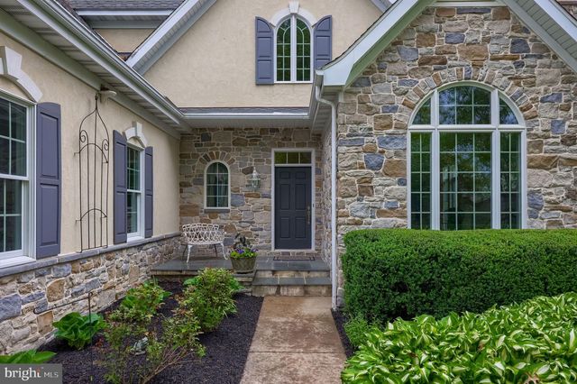 3270 BRIARWOOD BLVD, Lancaster, PA 17601