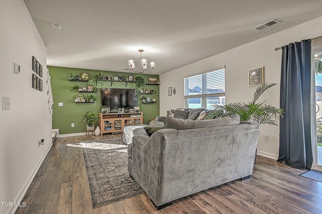 110 Crawford Circle, Bristol, TN 37620