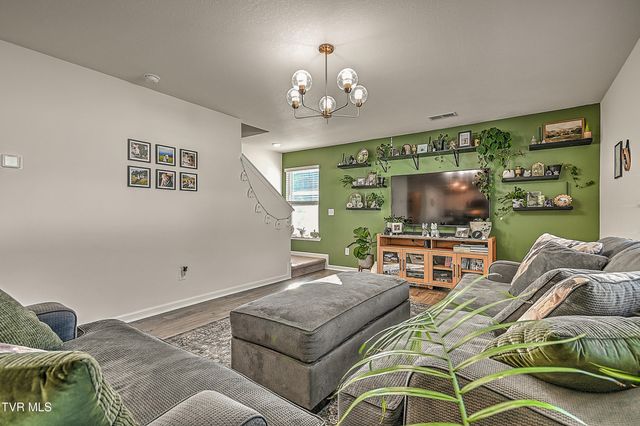 110 Crawford Circle, Bristol, TN 37620