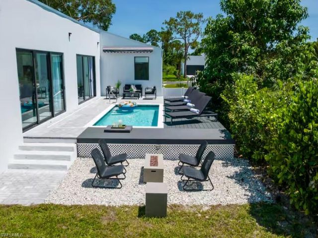 3015 KAREN DR, Naples, FL 34112