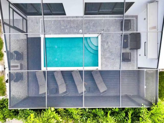 3015 KAREN DR, Naples, FL 34112