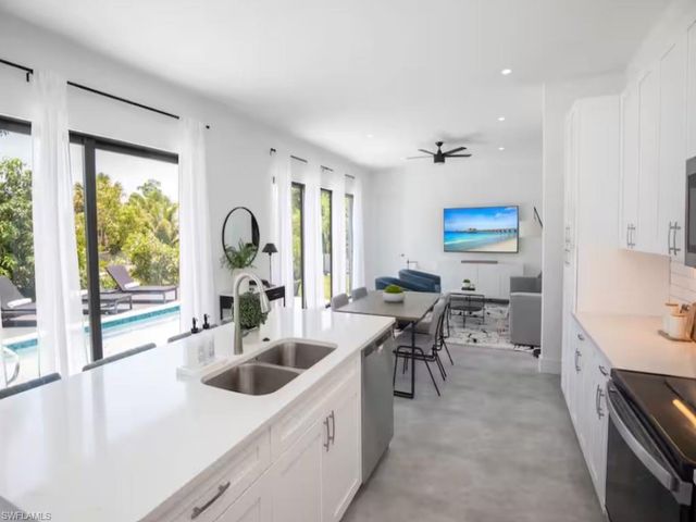3015 KAREN DR, Naples, FL 34112