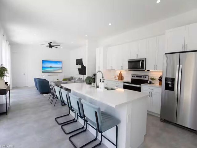 3015 KAREN DR, Naples, FL 34112