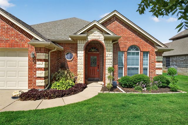 641 Carriage Lane, Saginaw, TX 76179