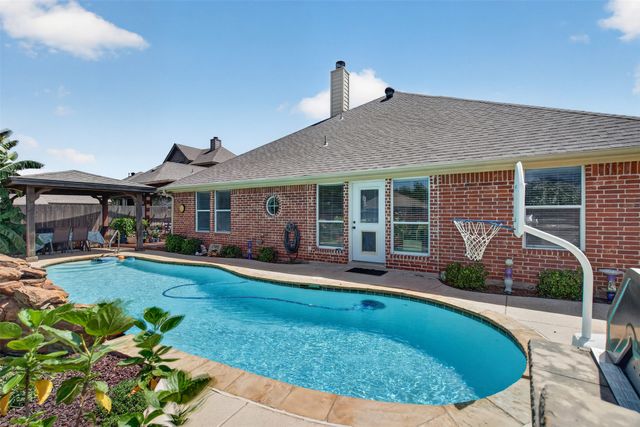 641 Carriage Lane, Saginaw, TX 76179