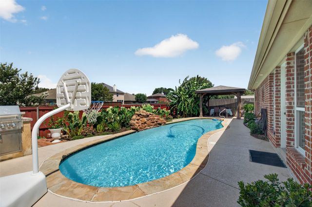 641 Carriage Lane, Saginaw, TX 76179
