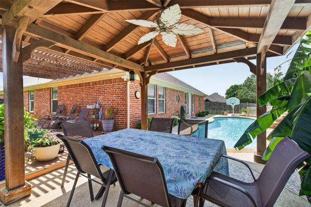 641 Carriage Lane, Saginaw, TX 76179