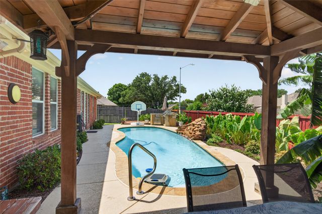 641 Carriage Lane, Saginaw, TX 76179