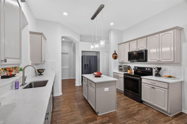 641 Carriage Lane, Saginaw, TX 76179