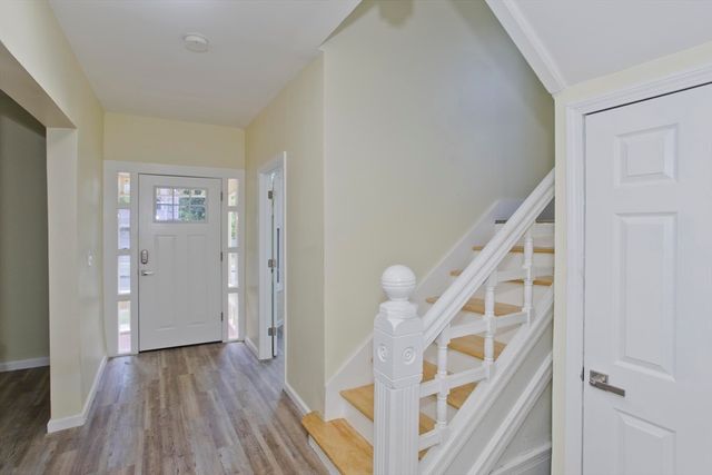 205 St James Ave, Springfield, MA 01109