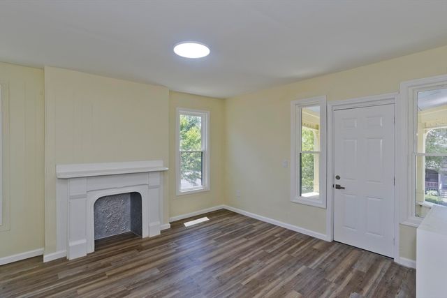 205 St James Ave, Springfield, MA 01109