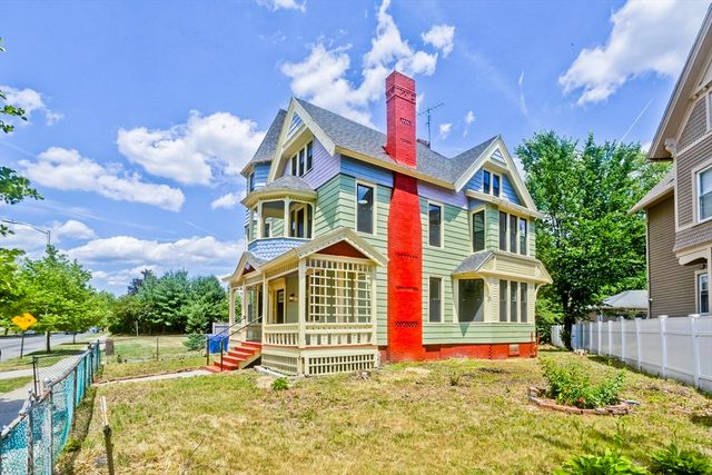 205 St James Ave, Springfield, MA 01109