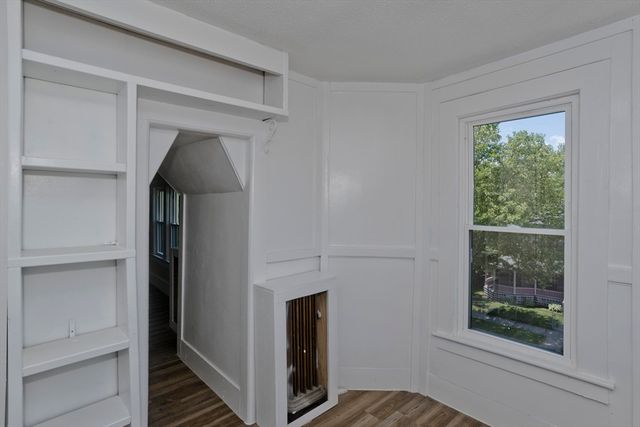 205 St James Ave, Springfield, MA 01109