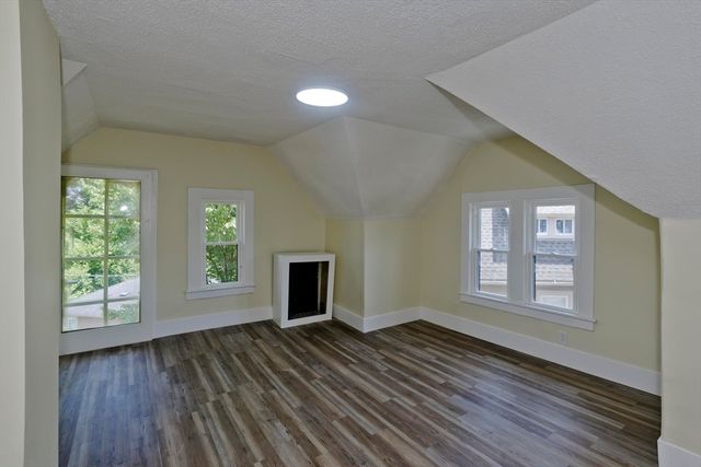 205 St James Ave, Springfield, MA 01109