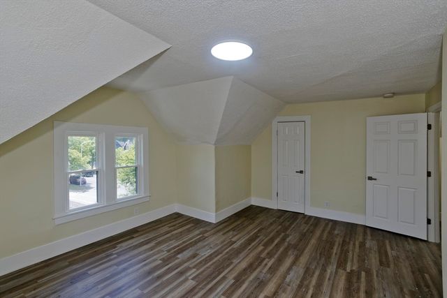 205 St James Ave, Springfield, MA 01109