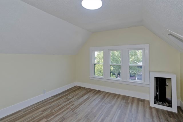 205 St James Ave, Springfield, MA 01109