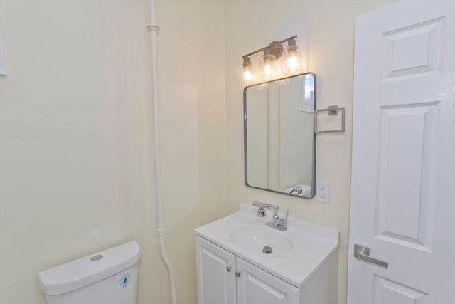 205 St James Ave, Springfield, MA 01109