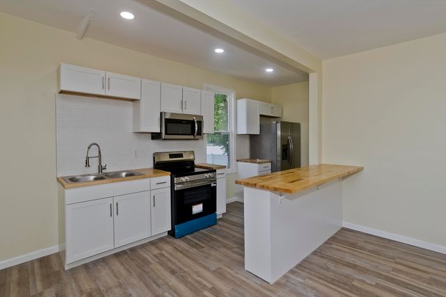 205 St James Ave, Springfield, MA 01109