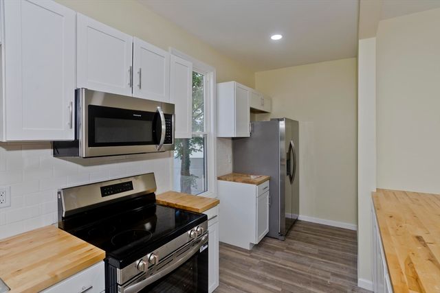 205 St James Ave, Springfield, MA 01109