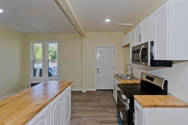 205 St James Ave, Springfield, MA 01109