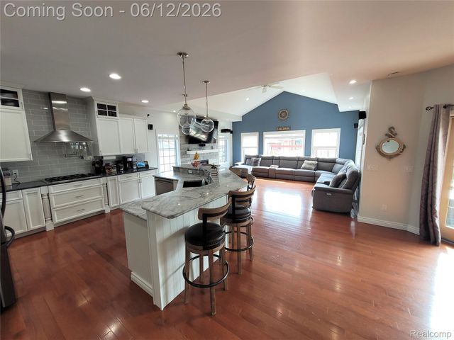 22434 Lange Street, St. Clair Shores, MI 48080