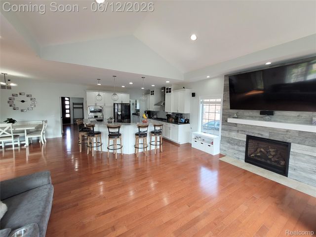 22434 Lange Street, St. Clair Shores, MI 48080