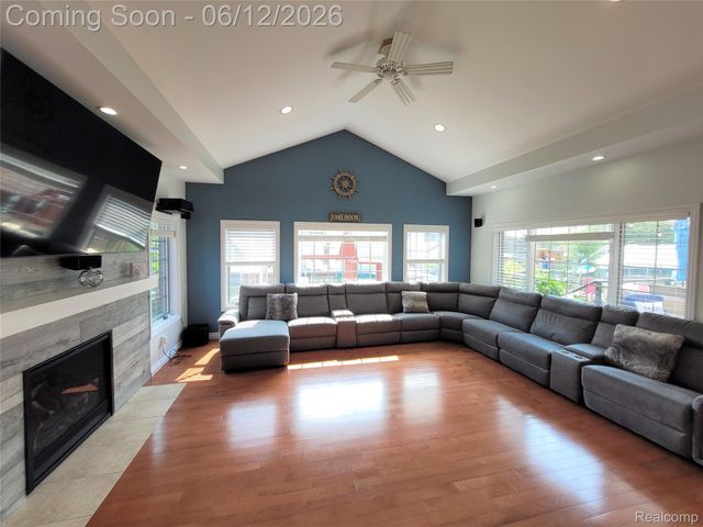 22434 Lange Street, St. Clair Shores, MI 48080