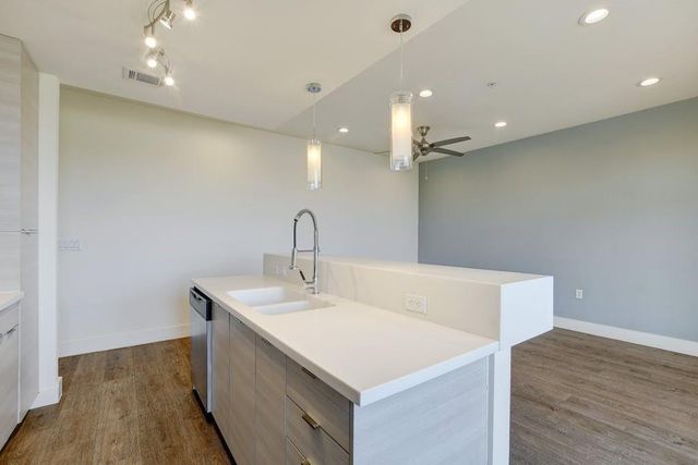 604 N Bluff DR 131, Austin, TX 78745