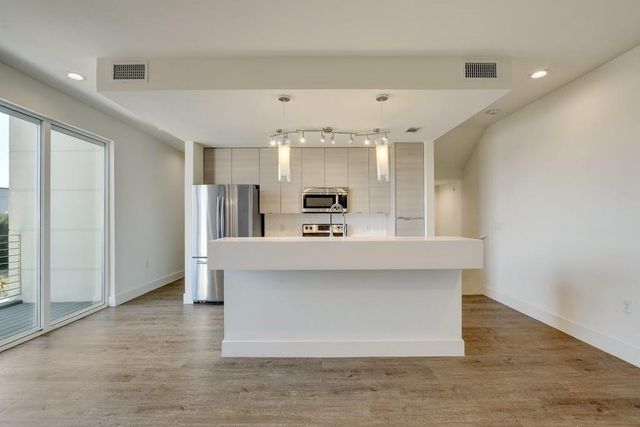 604 N Bluff DR 131, Austin, TX 78745