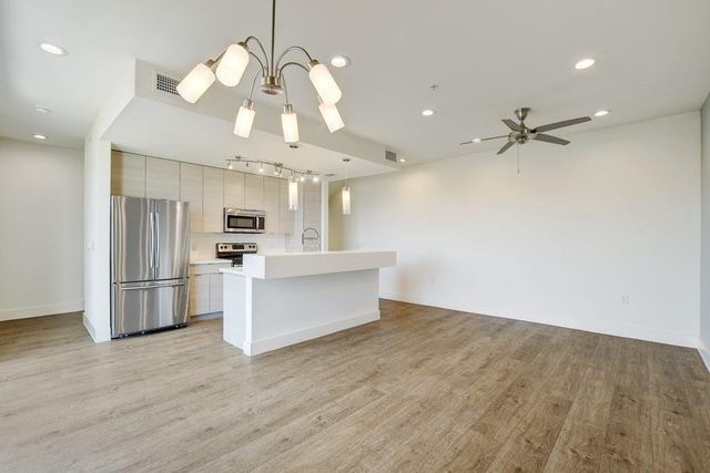 604 N Bluff DR 131, Austin, TX 78745