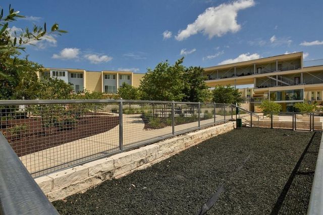 604 N Bluff DR 131, Austin, TX 78745