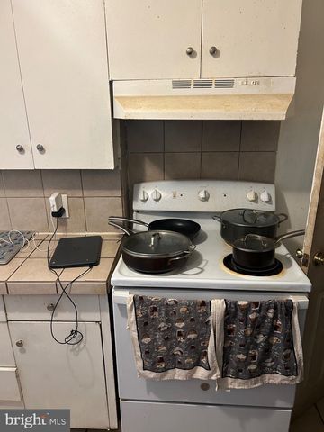 831 PARKSIDE AVE, Trenton, NJ 08618