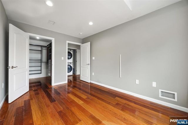 352 Gorge, Cliffside Park, NJ 07010