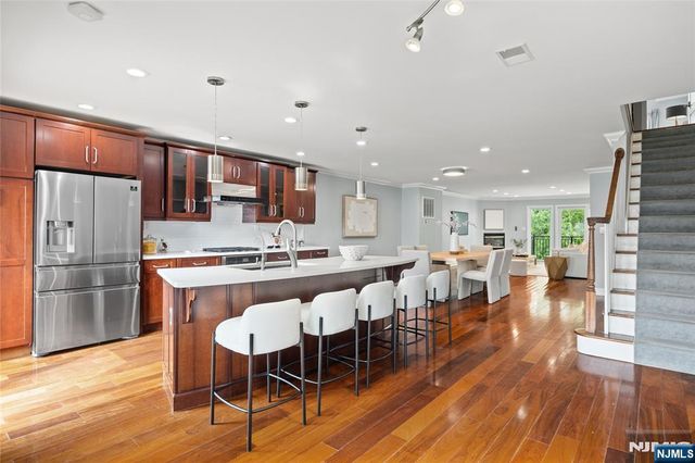 352 Gorge, Cliffside Park, NJ 07010