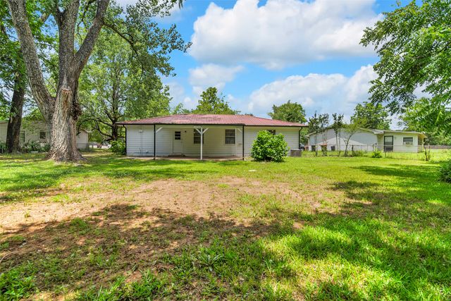 2050 Kyle Drive, Paris, TX 75460