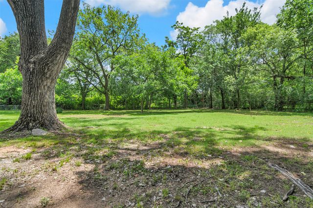 2050 Kyle Drive, Paris, TX 75460