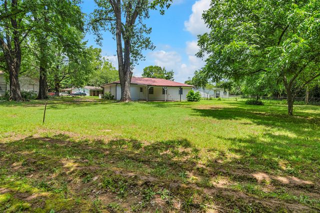 2050 Kyle Drive, Paris, TX 75460