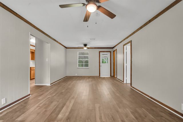 2050 Kyle Drive, Paris, TX 75460