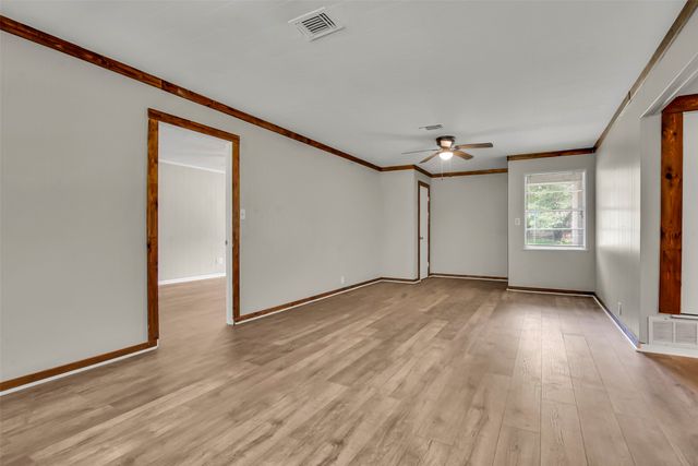 2050 Kyle Drive, Paris, TX 75460