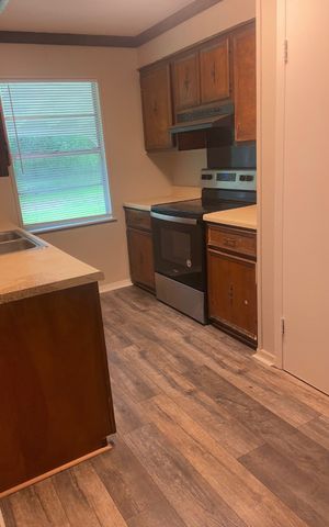 2050 Kyle Drive, Paris, TX 75460