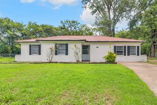 2050 Kyle Drive, Paris, TX 75460