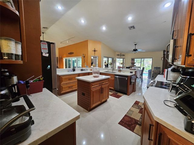 197 NW 113th Way, Coral Springs, FL 33071
