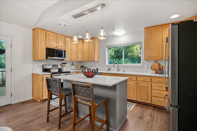 11724 N Kathy Ln, Spokane, WA 99218