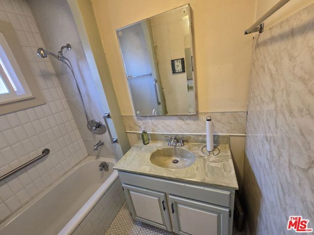 1706 W 65th Place, Los Angeles, CA 90047