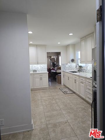 1706 W 65th Place, Los Angeles, CA 90047
