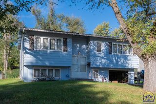 3425 SW Lakeside DR, Topeka, KS 66614