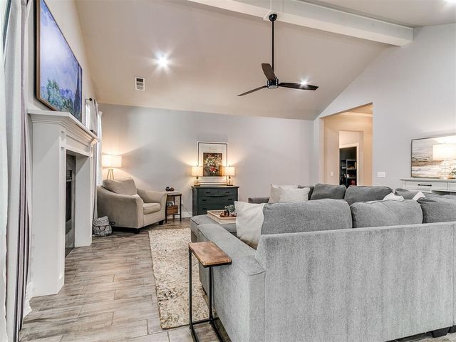 3205 Pinnacle Peak Drive, Yukon, OK 73099