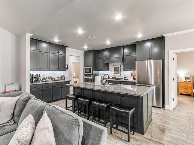 3205 Pinnacle Peak Drive, Yukon, OK 73099